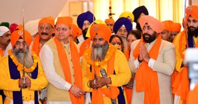 राज्यपाल अर मुख्यमंत्री धामिन हेमकुंड साहिब जातरम जाण वळु पैलु जत्था तैं ऋषिकेश बटि फट्यायीं